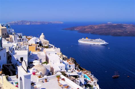 santorini capital|Fira, the capital of Santorini .